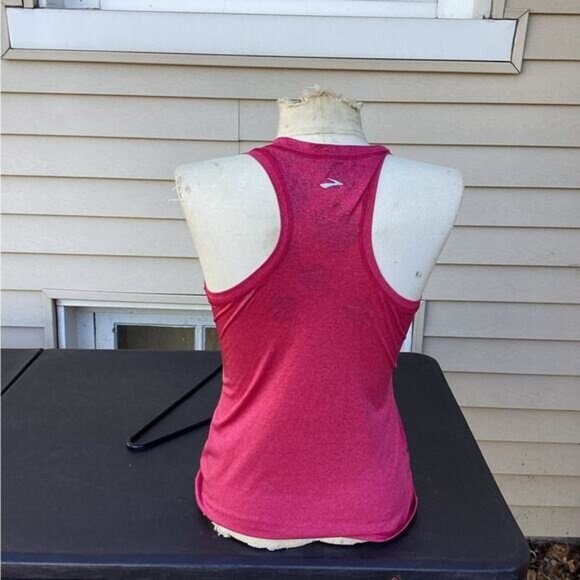 ~Women’s tank top, Brooks size extra small - Picture 2 of 4